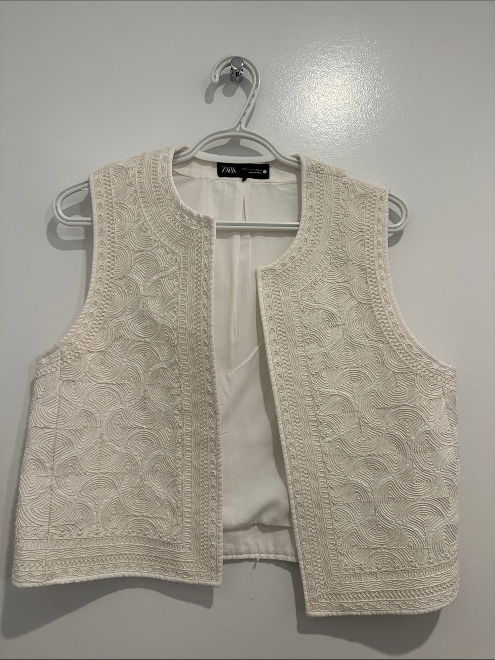 ZARA Cream Embroidered Sleeveless Vest